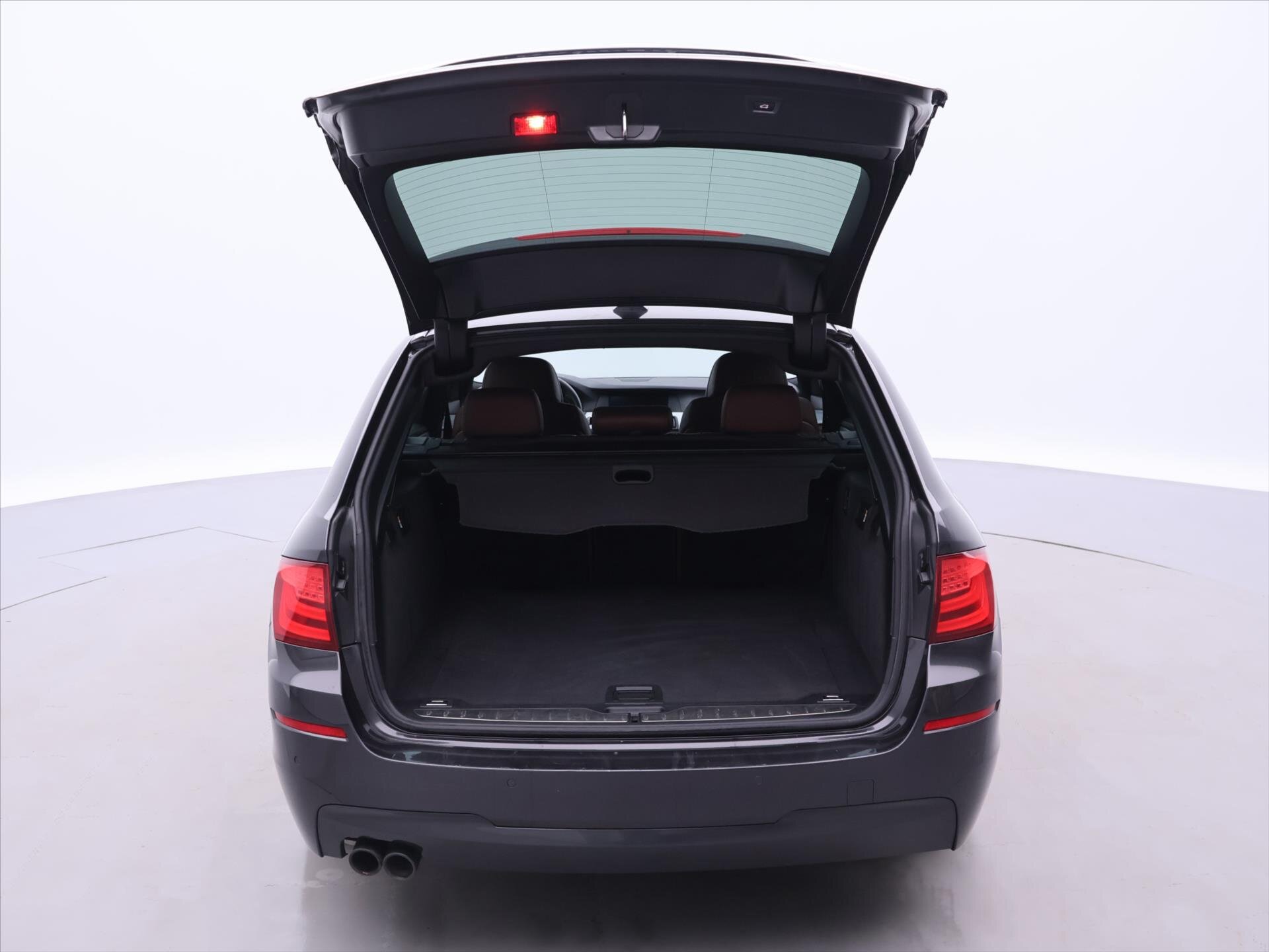 BMW Řada 5 Kombi 3,0 l 190 kw