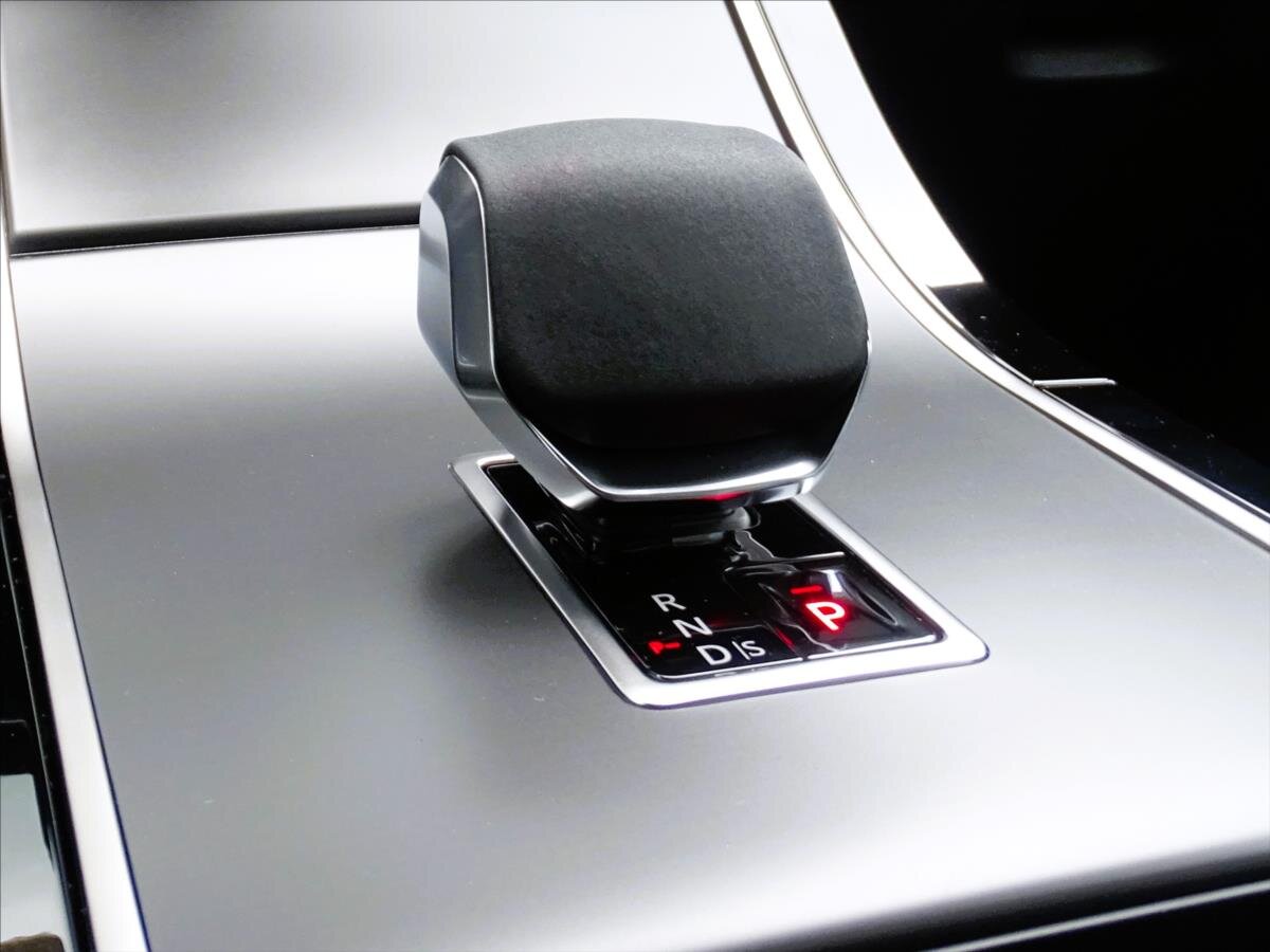 Land Rover Range Rover Velar SUV 3,0 l 221 kw