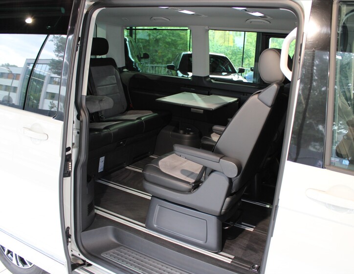 Volkswagen Multivan 15