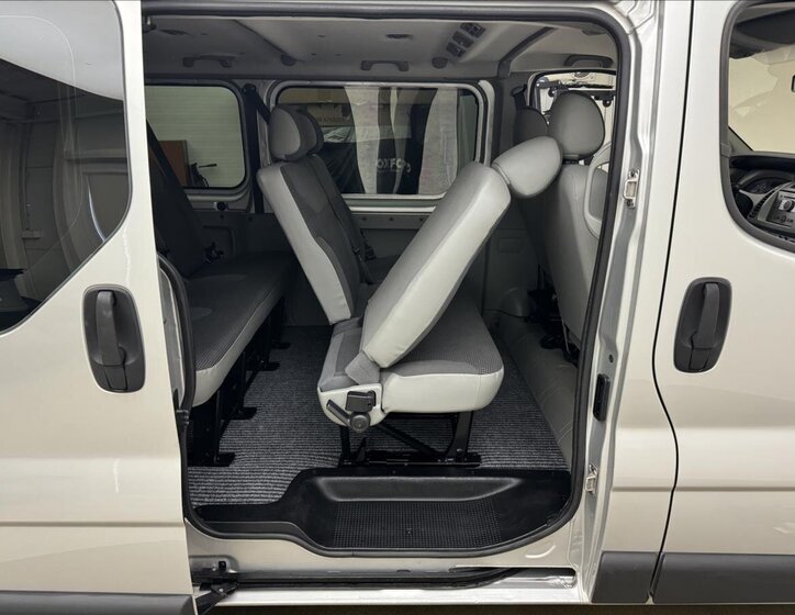 Opel Vivaro Kombi 2,5 l 107 kw