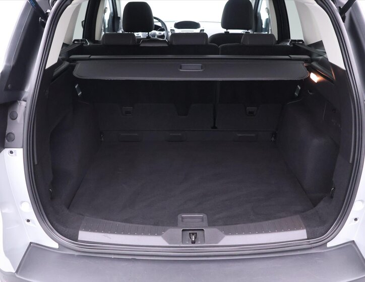 Ford Kuga SUV / Terénní 1,5 l 110 kw
