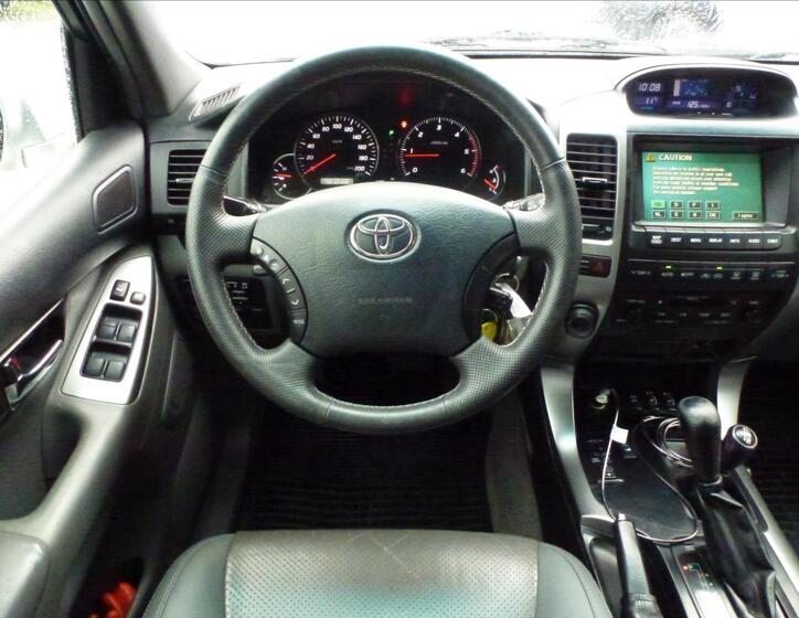 Toyota Land Cruiser 31