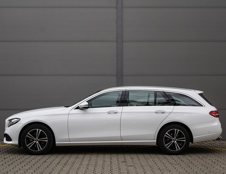 Mercedes-Benz Třídy E 8