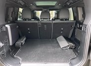 Land Rover Defender SUV / Terénní 4,4 l 467 kw