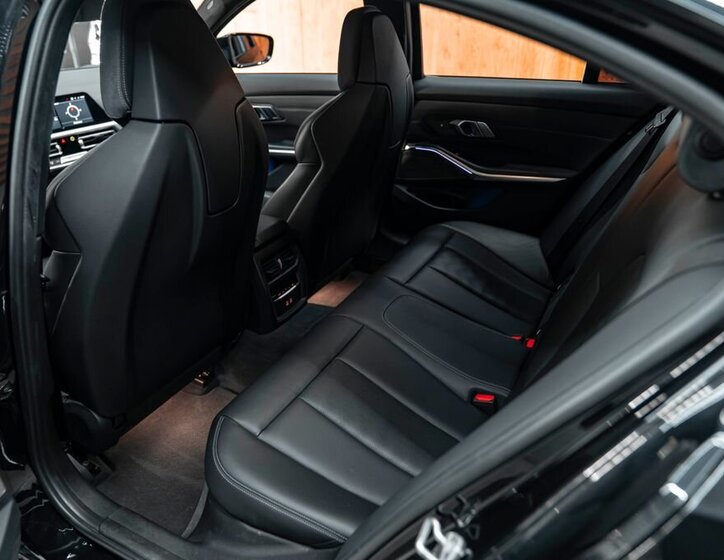 BMW M3 Sedan / Limuzína 3,0 l 353 kw