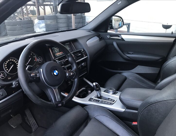 BMW X4 Sedan / Limuzína 2,0 l 140 kw