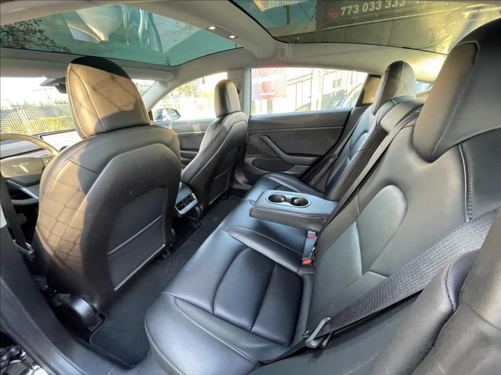 Tesla Model 3 Sedan 0,0 239 kw