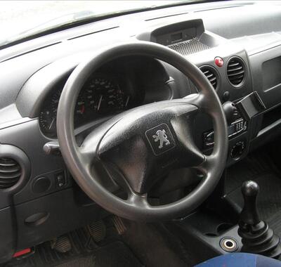 Peugeot Partner 8