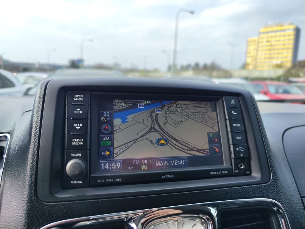 Lancia Voyager MPV 2,8 l 120 kw