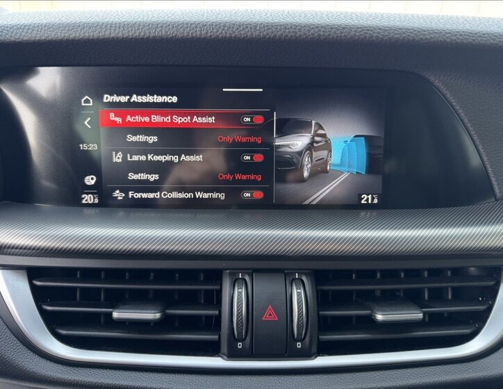 Alfa Romeo Stelvio SUV 2,0 l 206 kw