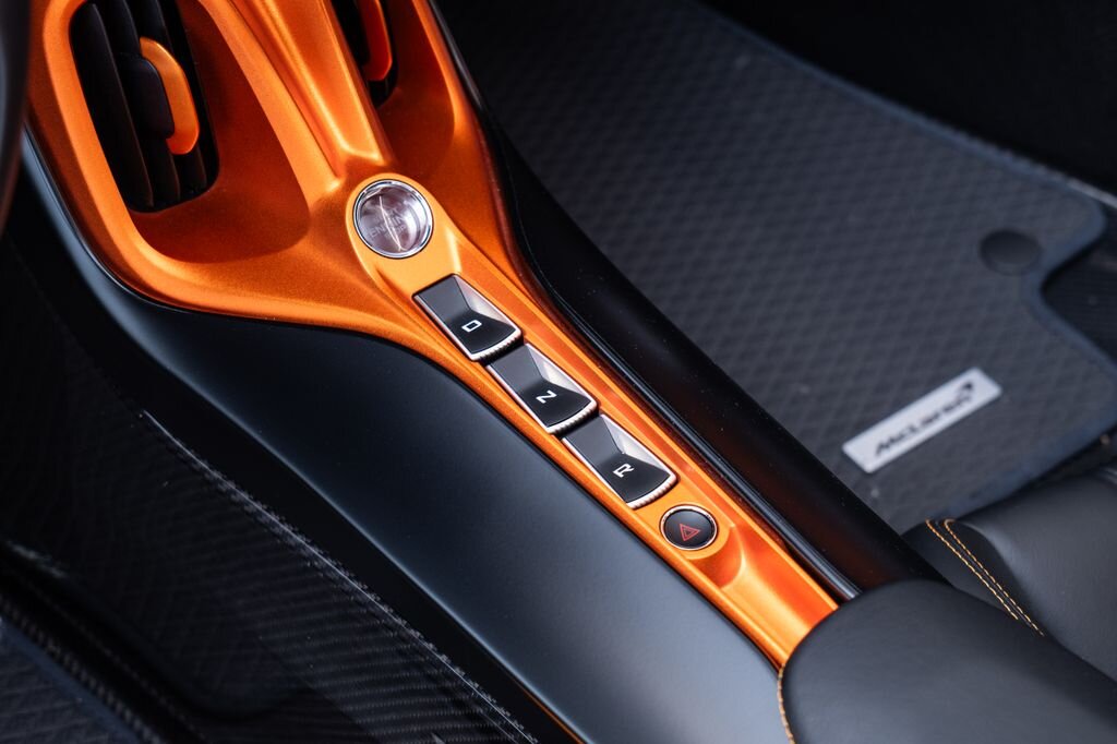 McLaren Elva Kabriolet 4,0 l 600 kw