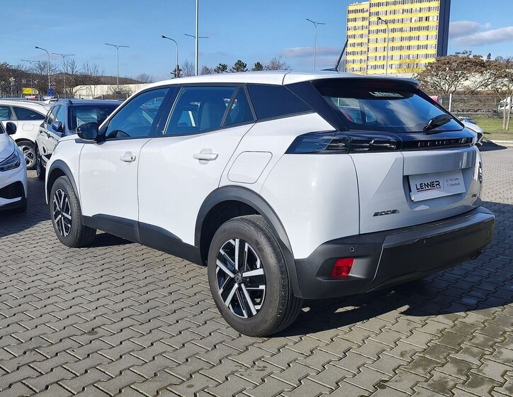 Peugeot 2008 Hatchback 1,2 l 74 kw