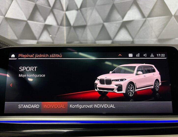 BMW X7 SUV / Terénní 3,0 l 250 kw