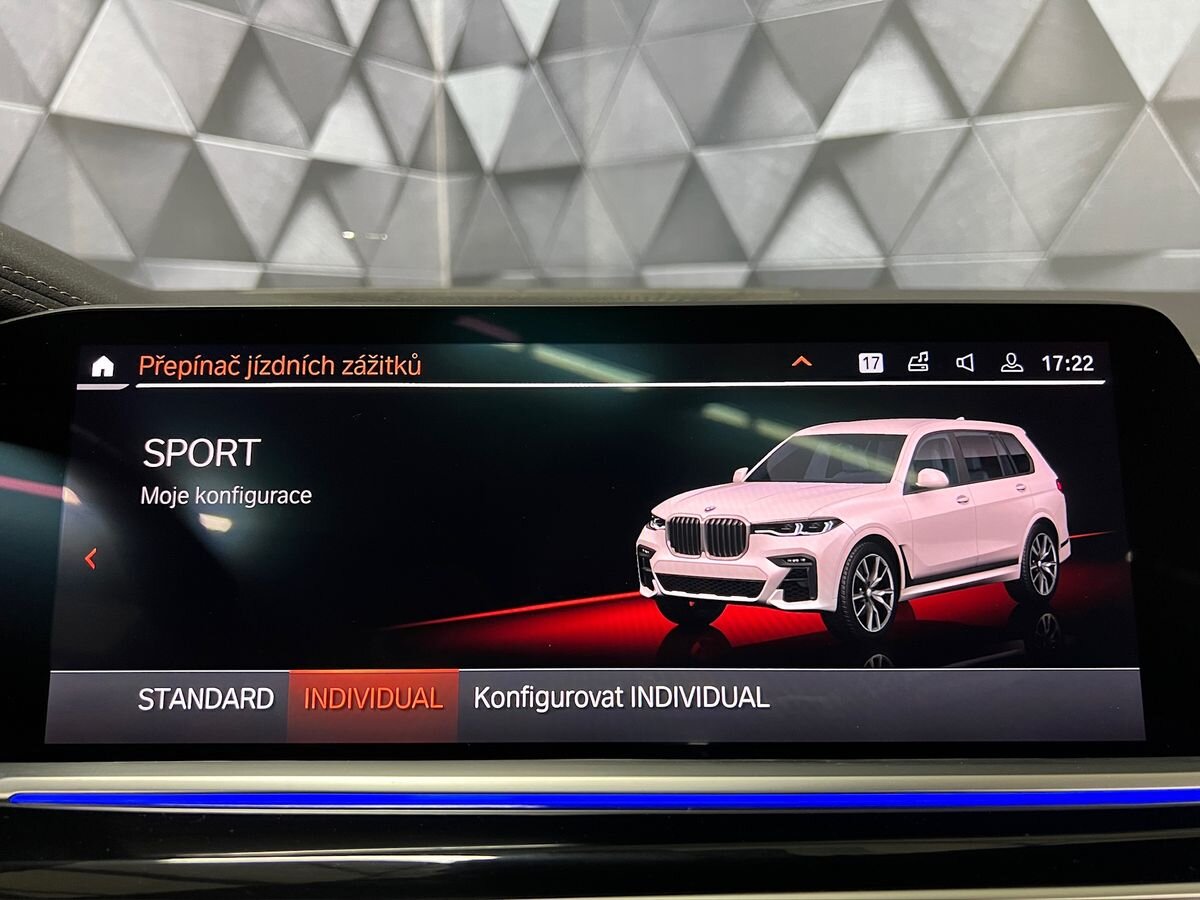 BMW X7 SUV / Terénní 3,0 l 250 kw