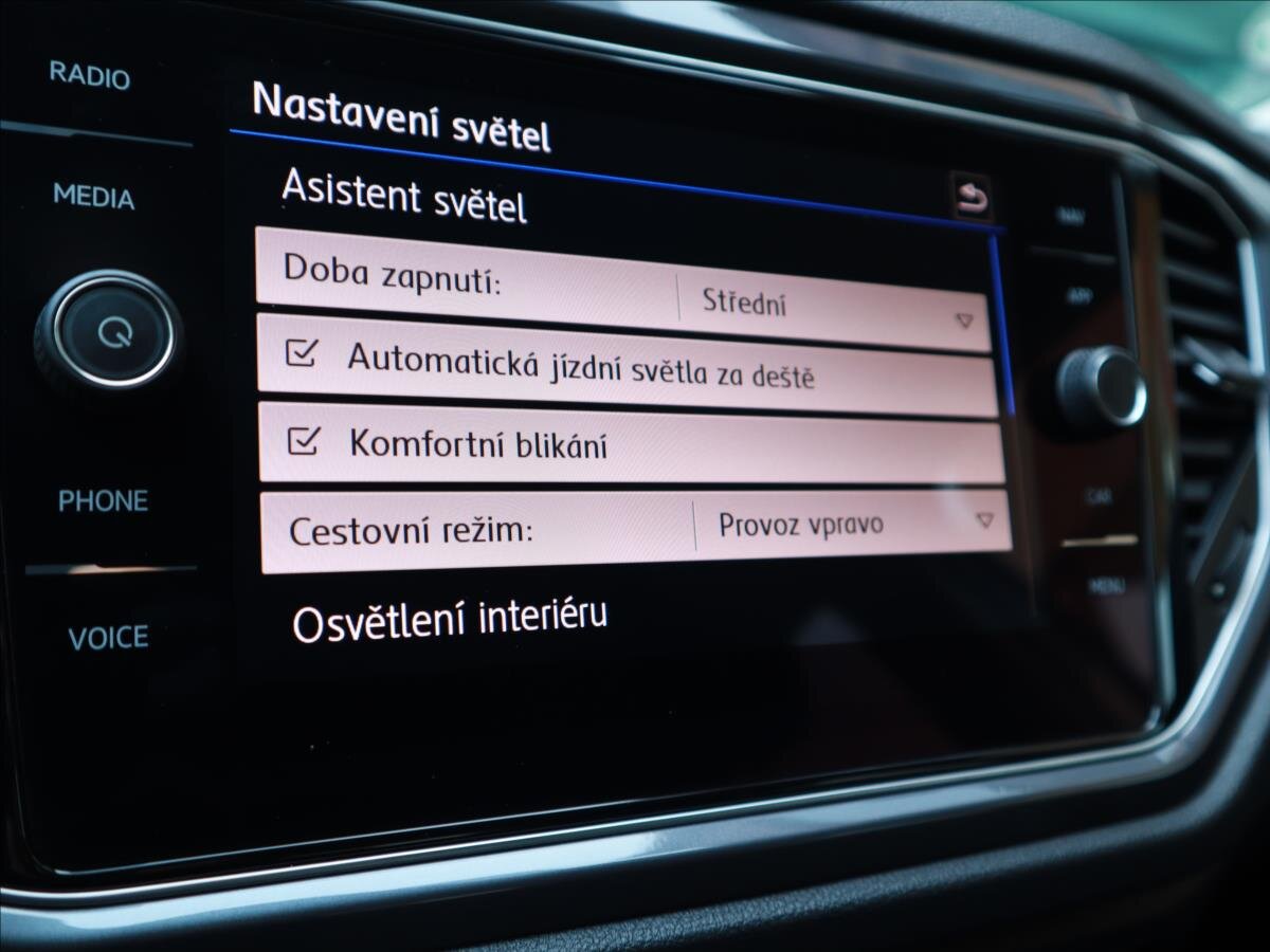 Volkswagen T-Roc CUV 1,5 l 110 kw