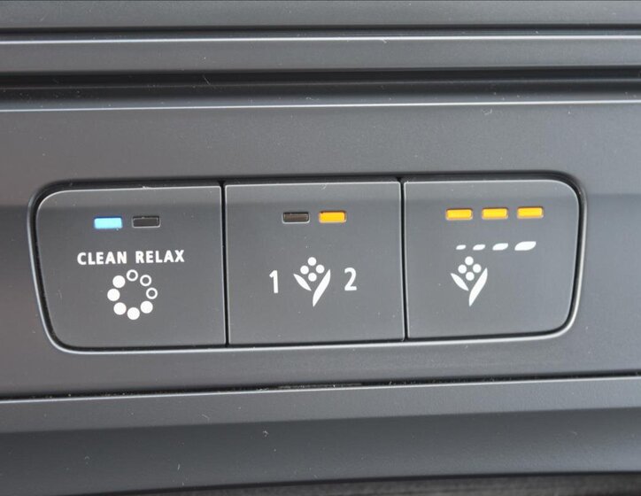 Renault Latitude Sedan / Limuzína 2,0 l 110 kw