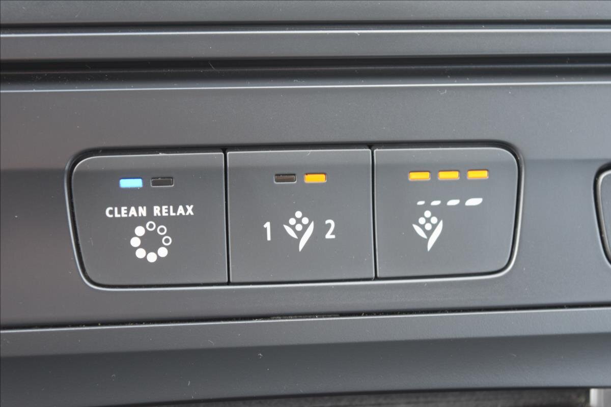 Renault Latitude Sedan / Limuzína 2,0 l 110 kw