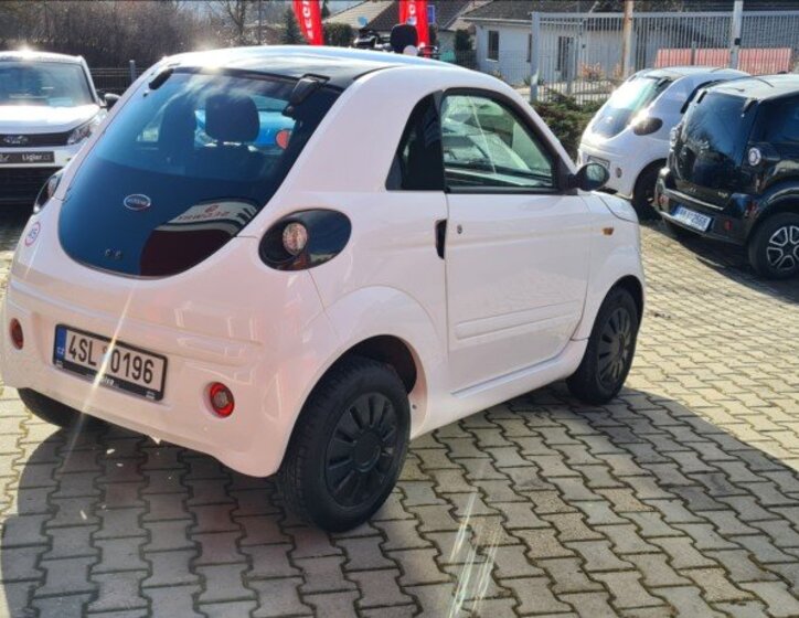 Microcar DUE Hatchback 498,0 6 kw