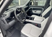 Land Rover Defender 10