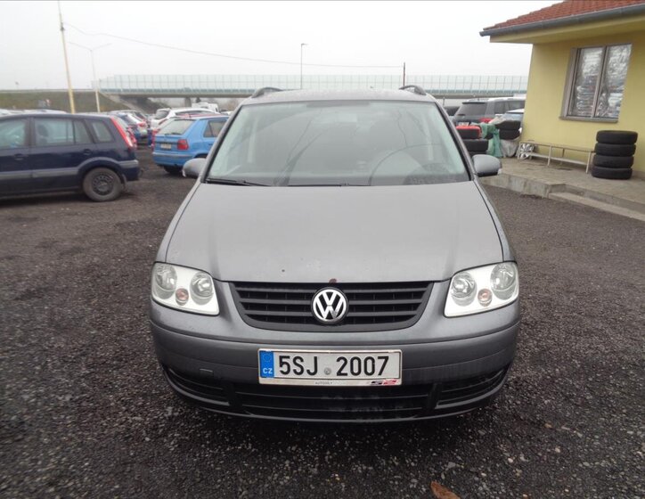 Volkswagen Touran 2