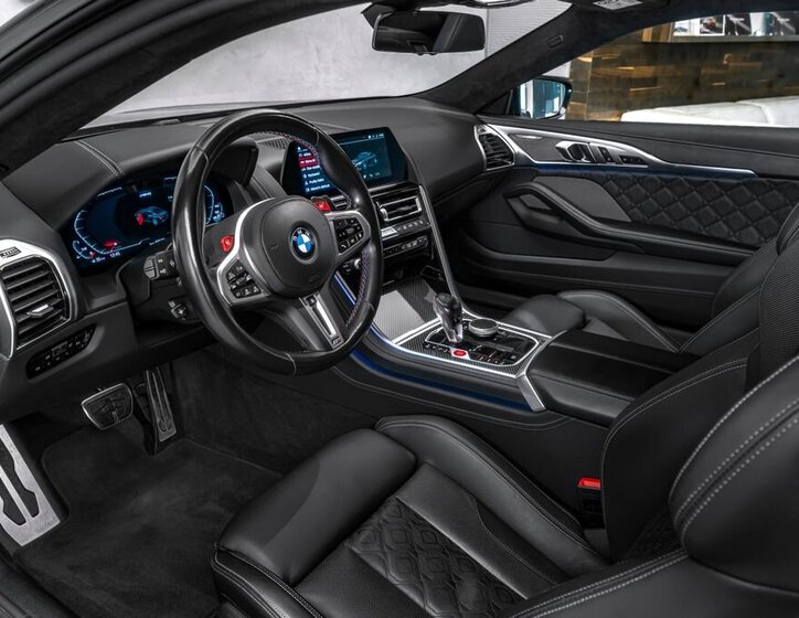 BMW M8 Kupé 4,4 l 460 kw