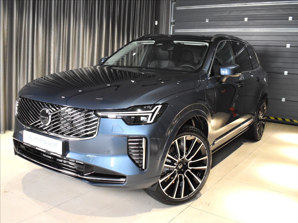 Volvo XC90 SUV / Terénní 2,0 l 335 kw