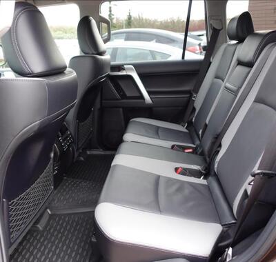 Toyota Land Cruiser 11