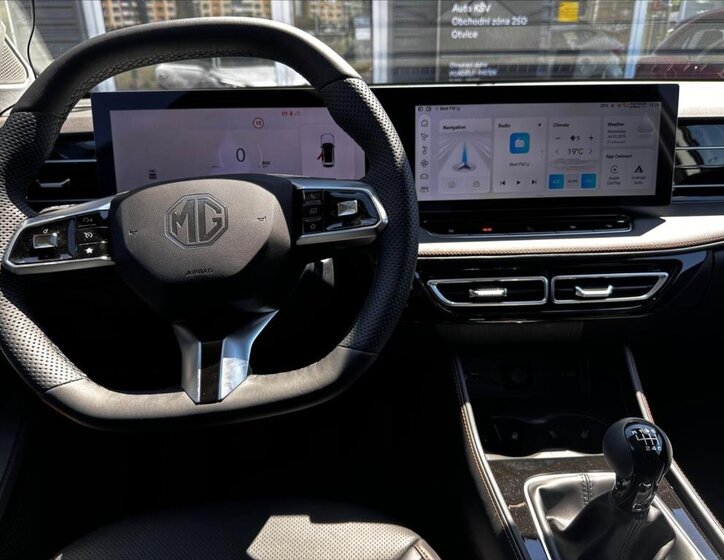 MG HS SUV 1,5 l 125 kw
