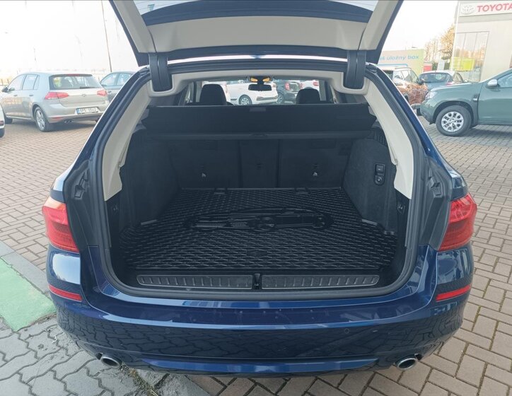 BMW Řada 5 Kombi 2,0 l 140 kw