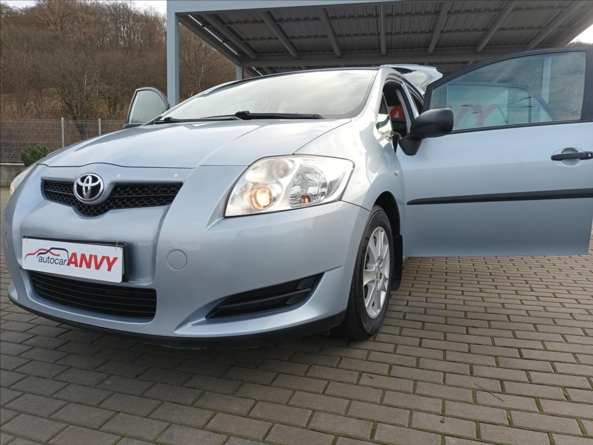 Toyota Auris Hatchback 1,4 l 66 kw