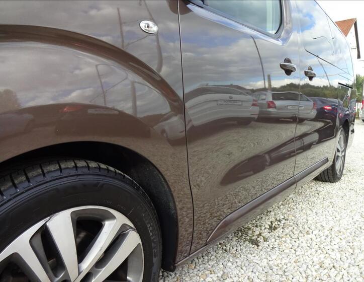 Peugeot Traveller 13