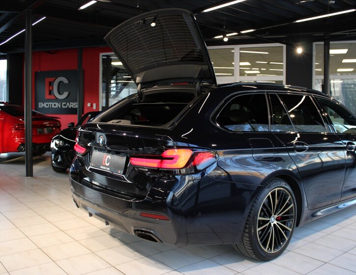 BMW Řada 5 Kombi 3,0 l 210 kw