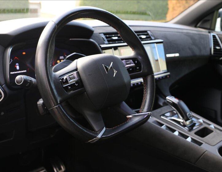 DS Automobiles DS7 Crossback Kombi 2,0 l 130 kw