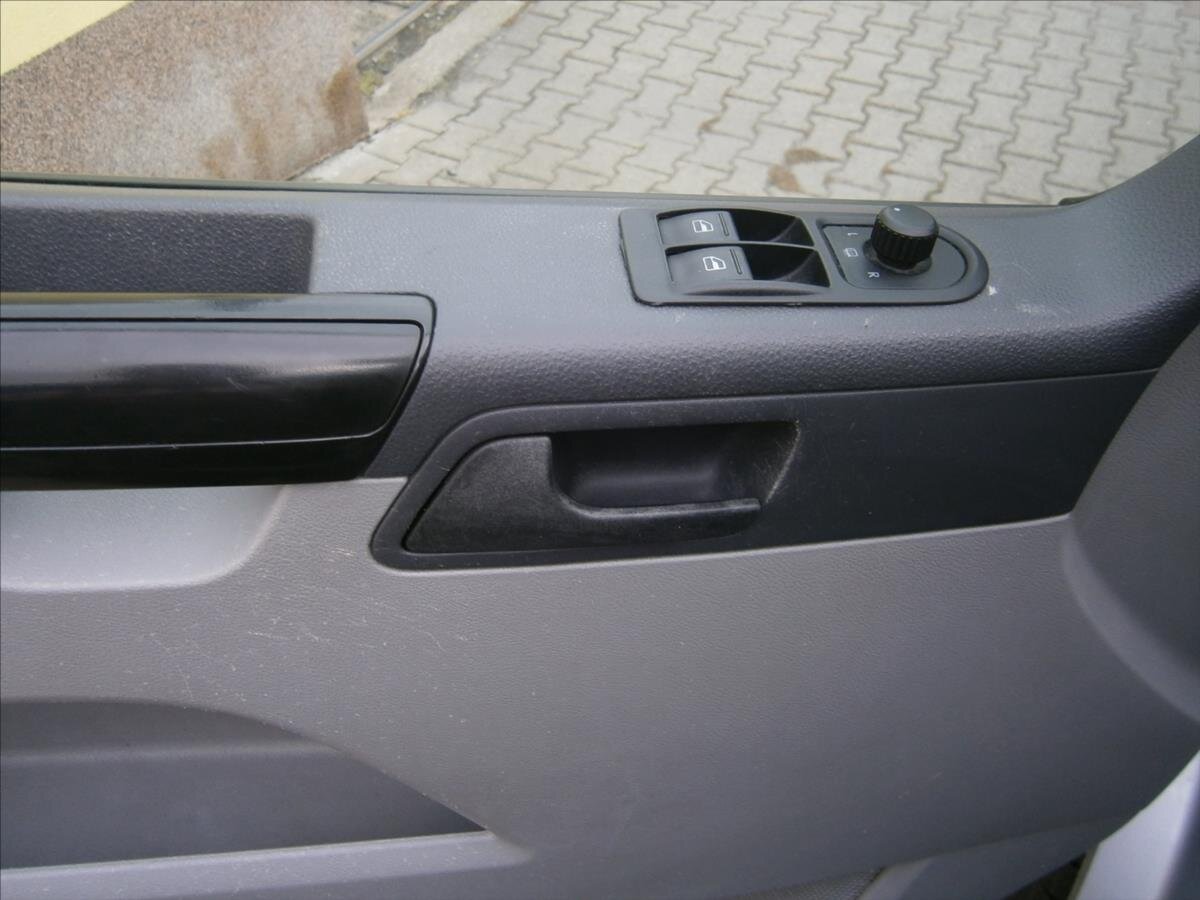 Volkswagen Caravelle Kombi 2,0 l 75 kw