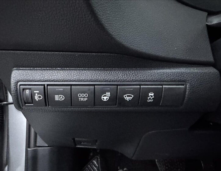 Toyota Corolla Sedan / Limuzína 1,8 l 72 kw