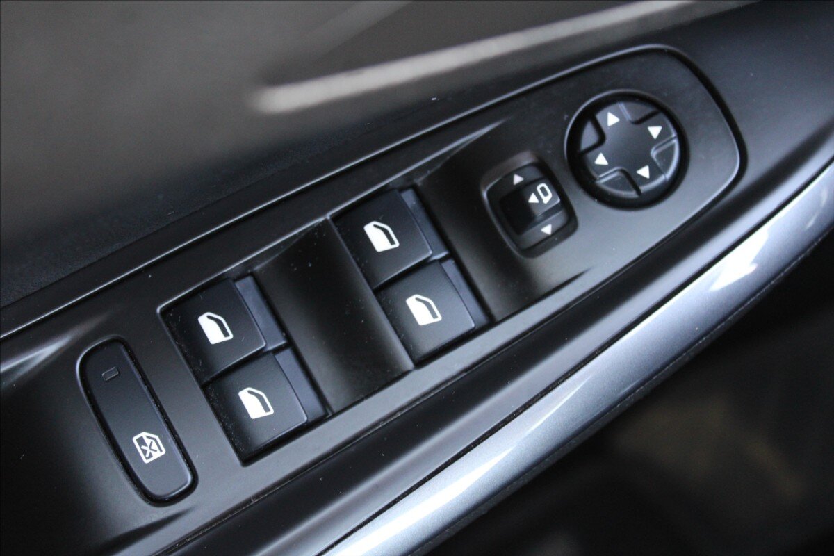 Opel Grandland X SUV / Terénní 1,5 l 96 kw