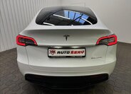 Tesla Model Y 7