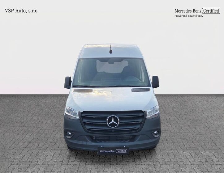 Mercedes-Benz Sprinter 8
