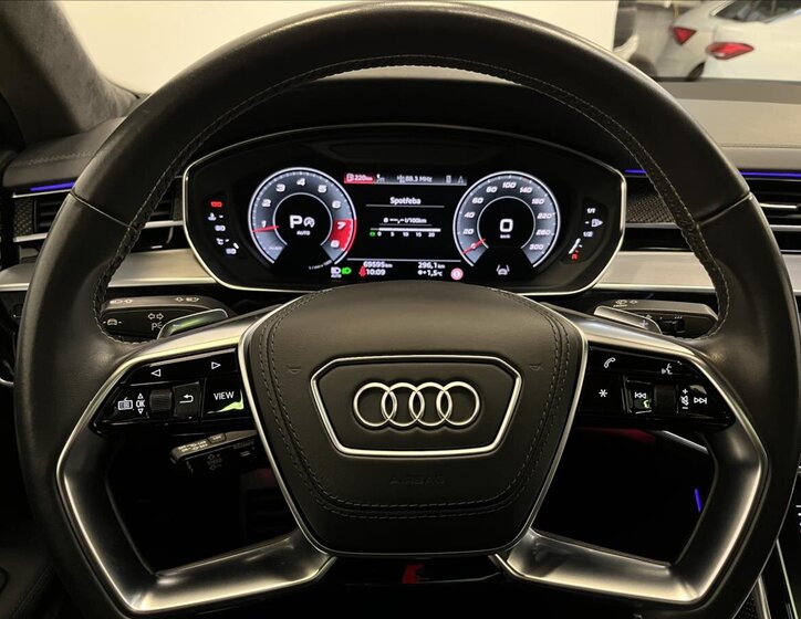 Audi S8 Sedan / Limuzína 4,0 l 420 kw