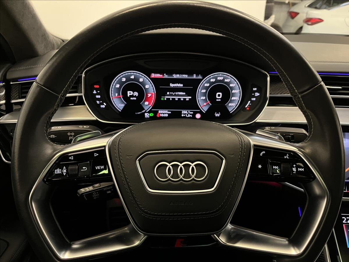 Audi S8 Sedan / Limuzína 4,0 l 420 kw