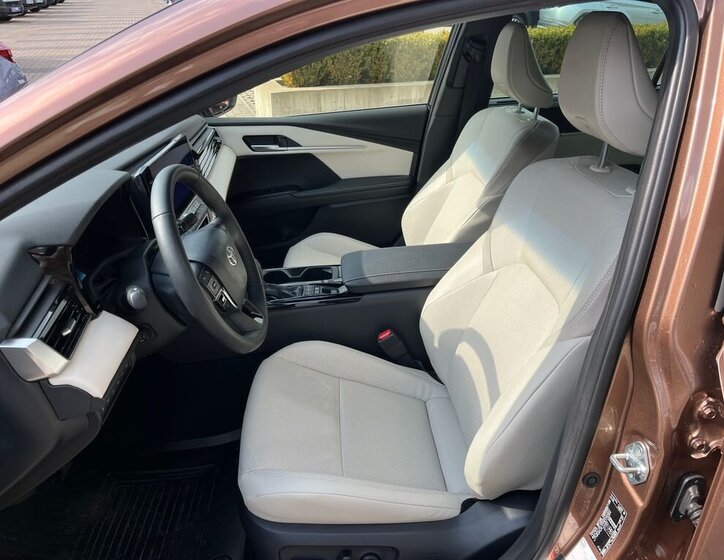 Toyota Camry Sedan / Limuzína 2,5 l 137 kw