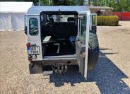 Land Rover Defender 29