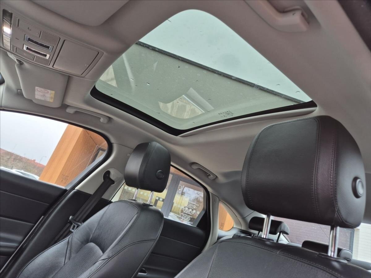 Jaguar XF Sedan / Limuzína 3,0 l 221 kw