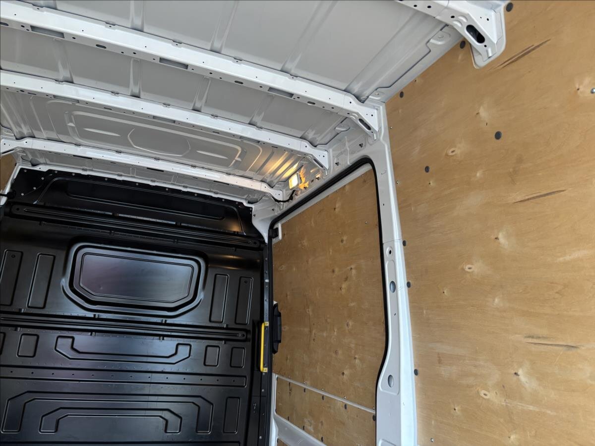 Volkswagen Crafter Skříň 2,0 l 103 kw