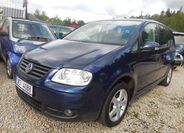 Volkswagen Touran 1