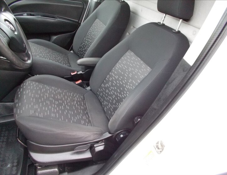 Opel Combo Skříň 1,6 l 77 kw