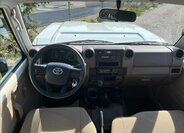 Toyota Land Cruiser 12
