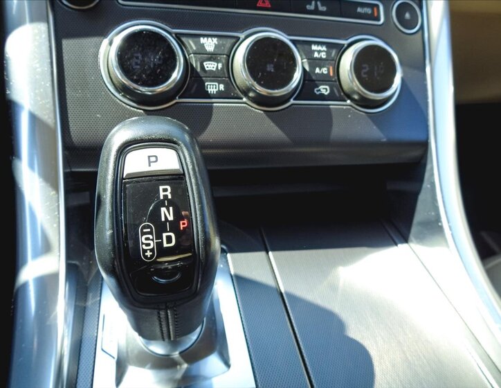 Land Rover Range Rover Sport SUV 4,4 l 250 kw