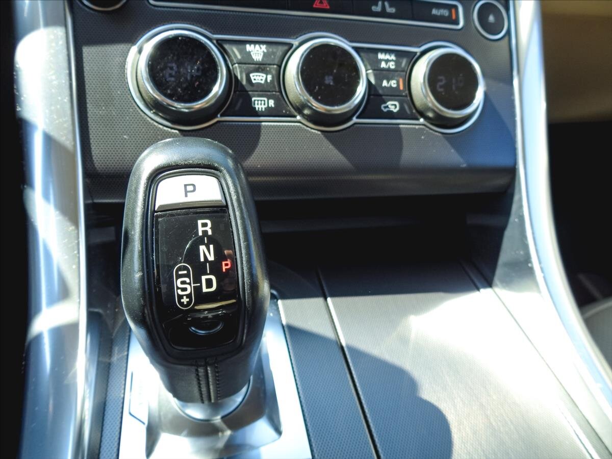 Land Rover Range Rover Sport SUV 4,4 l 250 kw