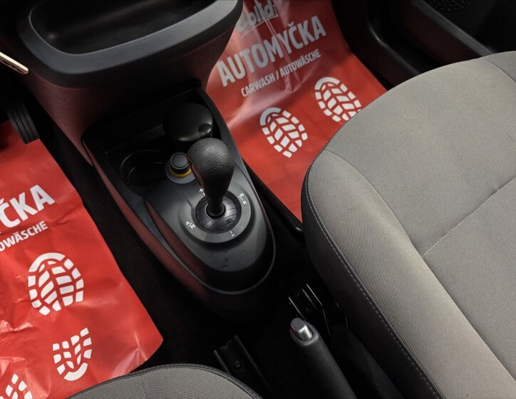 Renault Twingo Hatchback 1,1 l 55 kw